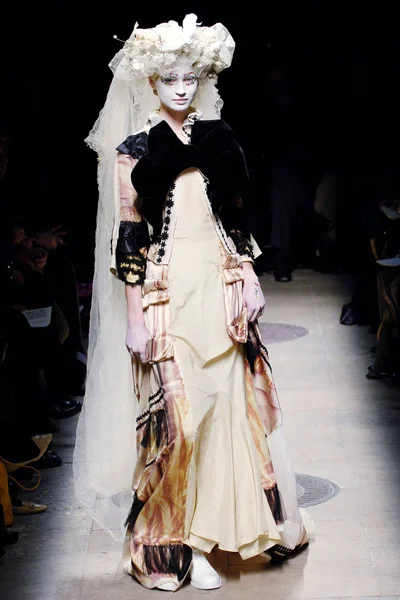 Look 19